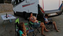 Jana Lenková s rodinou p�i cest� obytným autem po Malorce