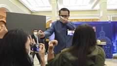 Thajský premiér Prajutch Čan-Oča v úterý překvapil novináře, když zvolil...