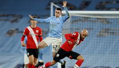 Manchester City's Phil Foden in action with Southampton's Nathan Redmond | na serveru Lidovky.cz | aktuální zprávy
