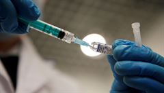 Další posun v očkování. Lidé mezi 55 a 59 se zřejmě budou moci hlásit o vakcínu od středy