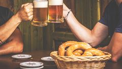 Česká pivní kultura stojí a padá s restauracemi. Prodeje piva v nich ale... | na serveru Lidovky.cz | aktuální zprávy