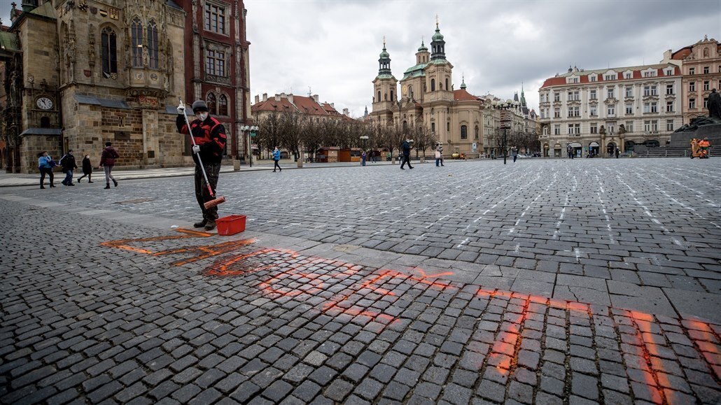 Na Staromstského námstí v Praze se poblí tisíc kí, které symbolizují...