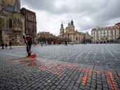 Na Staromstského námstí v Praze se poblí tisíc kí, které symbolizují...