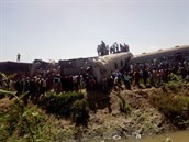 Při vlakovém neštěstí v Egyptě zahynulo 32 lidí. Dalších 164 cestujících je zraněných