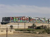 MACHÁČEK: Jak superúplněk osvobodil Suezský kanál