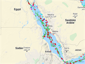 V Suezském prplavu uvíznutá lo Ever Given zpsobila zácpu plavidel. Na snímku...