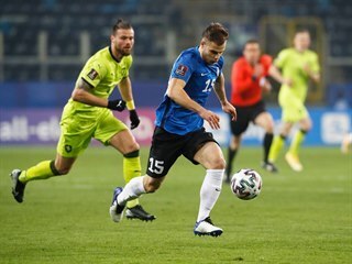 et fotbalist v kvalifikaci proti Estonsku