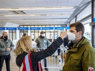 Men teploty v okovacm centru hlavnho msta v Kongresovm centru.