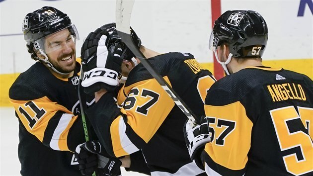 Radim Zohorna slaví svj první gól v NHL