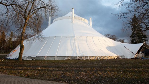 Divadelní �apitó Azyl78.