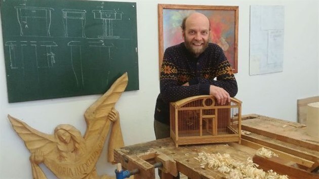 Jarmil Brynda, umělecký truhlář a učitel na waldorfském učilišti v Příbrami.