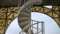 Münzbergerovy práce. Ukázky elezné konstrukce Prmyslového paláce: spirální...