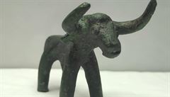 V Řecku po deštích objevili historickou bronzovou sošku býka