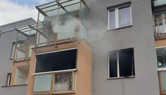 V pražské čtvrti Bohnice hoří byt ve čtyřpatrovém domě v Řepínské ulici. | na serveru Lidovky.cz | aktuální zprávy