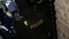 Zásah policie v baru.