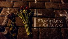 Pieta za obti covidu-19 na Staromstském námstí.