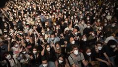 Na koncert v Barceloně přišlo 5000 lidí, všichni s negativním testem. Ani tak nesměli odložit respirátor