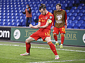 Gareth Bale slaví vítznou branku do sít eska.