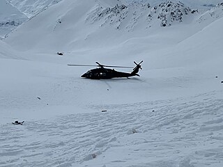 Vrtulnk Aljask Nrodn gardy pobl msta, kde spadl vrtulnk s Petrem...