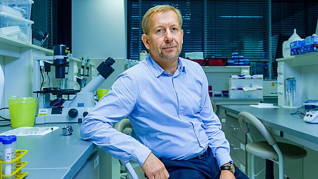 Ladislav Bartoní�ek z PPF.