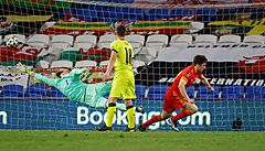 Wales - Česko 1:0. Oba týmy dohrávaly v deseti, v 81. minutě rozhodl James