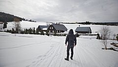 Chalupa Petra Kellnera v osad� Jizerka v Jizerských horách.