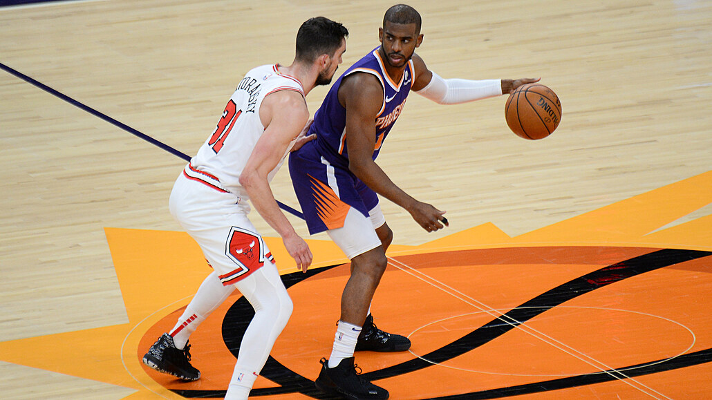 Tomáš Satoranský zapsal v duelu se Suns 9 bodů a 7 asistencí.