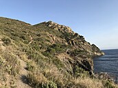 Chodní�ek v Parc Natural del Cap de Creus, �pan�lsko, kde voní divoká...