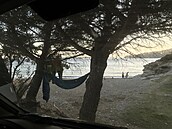 Nomádský výhled z kabiny. �pan�lé se chystají strávit západ Slunce na Platja de...