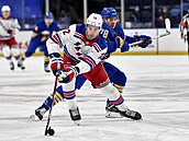 Hokejový útoník Filip Chytil pispl gólem k výhe New Yorku Rangers na led...