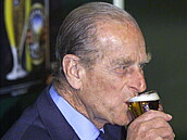 Princ Philip na návtv pivovaru v Launcestonu v roce 2000.