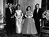 Královská rodina s tehdejím prezidentem USA Johnem F. Kennedym a jeho chotí v...