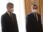 Premiér Andrej Babi (vlevo) a Petr Arenberger, který byl 7. dubna 2021 na...