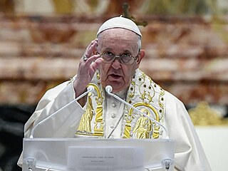 Pape Frantiek v nedli ve svm poselstv Urbi et orbi (Mstu a svtu)...