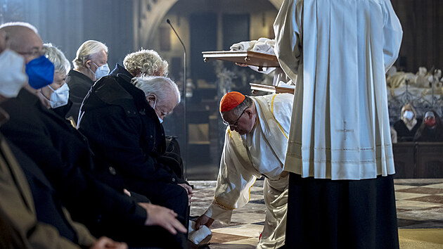 Tradi�n� myt� nohou se letos prom�nilo kv�li koronaviru v pouh� �i�t�n� bot.