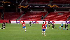 Granada vs. Manchester United, také fotbalisté �pan�lského celku p�ed duelem...
