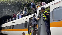Na Tchaj-wanu vykolejil vlak v tunelu. Nehodu nepřežilo nejméně 50 lidí, minimálně 150 je zraněných