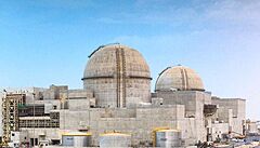 První jaderná elektrárna v arabském světě zahájila komerční provoz. Stavba nabrala zpoždění