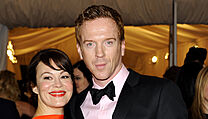 Helen McCroryová se svým manželem, hercem Damianem Lewisem (snímek z roku 2012).