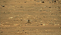 NASA helikoptra Ingenuity na Marsu.