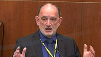 Expert obhajoby v kauze George Floyda David Fowler (foto z videa)