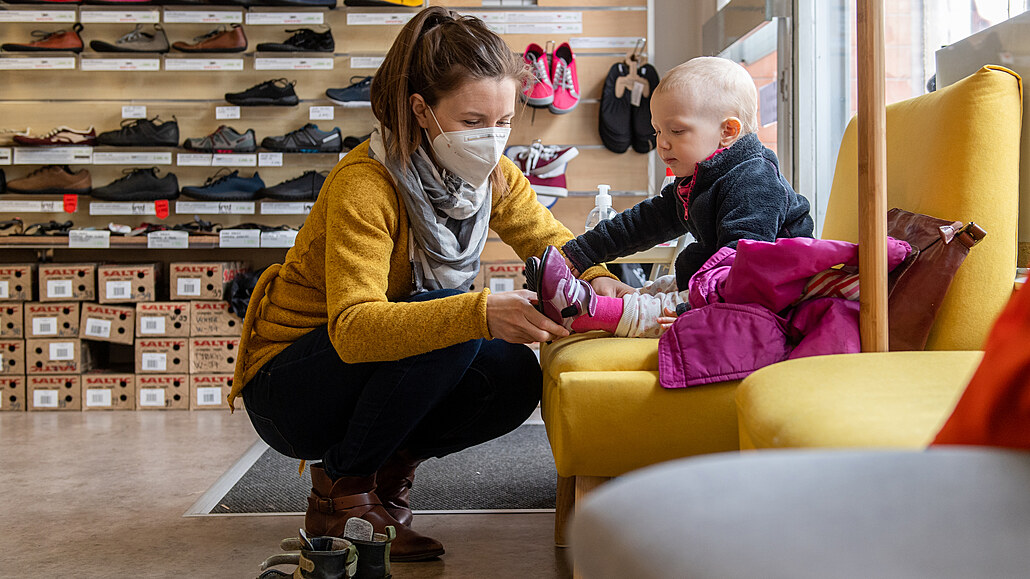 Prodejna dětské obuvi Živé boty v Hradci Králové znovu otevřela 12. dubna 2021...