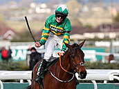 �okejka Rachael Blackmoreová v cíli.