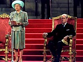 Vévoda z Edinburghu ped britským parlamentem v roce 1995.