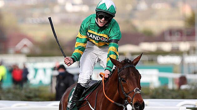 �okejka Rachael Blackmoreová v cíli.