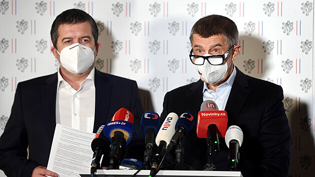 Premiér Andrej Babi a první místopedseda vlády Jan Hamáek  na mimoádné...