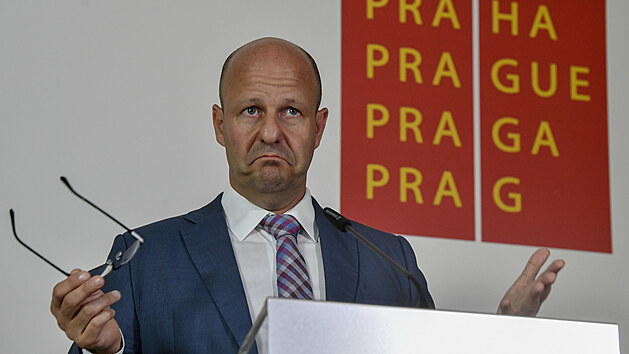 Námstek praského primátora a starosta Lysolají Petr Hlubuek.