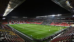 Slavia - Arsenal. Stadion v Edenu ped zápasem.