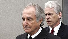 Madoff odsouzený za zpronevěru ve vězení umírá a žádá ukončení trestu, řekl jeho právník