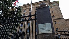 Omezení místních pracovníků na ambasádě v Moskvě způsobí Česku komplikace, uvedlo ministerstvo